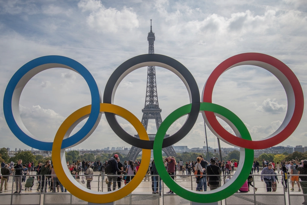 Olympic rings Paris, 23 September